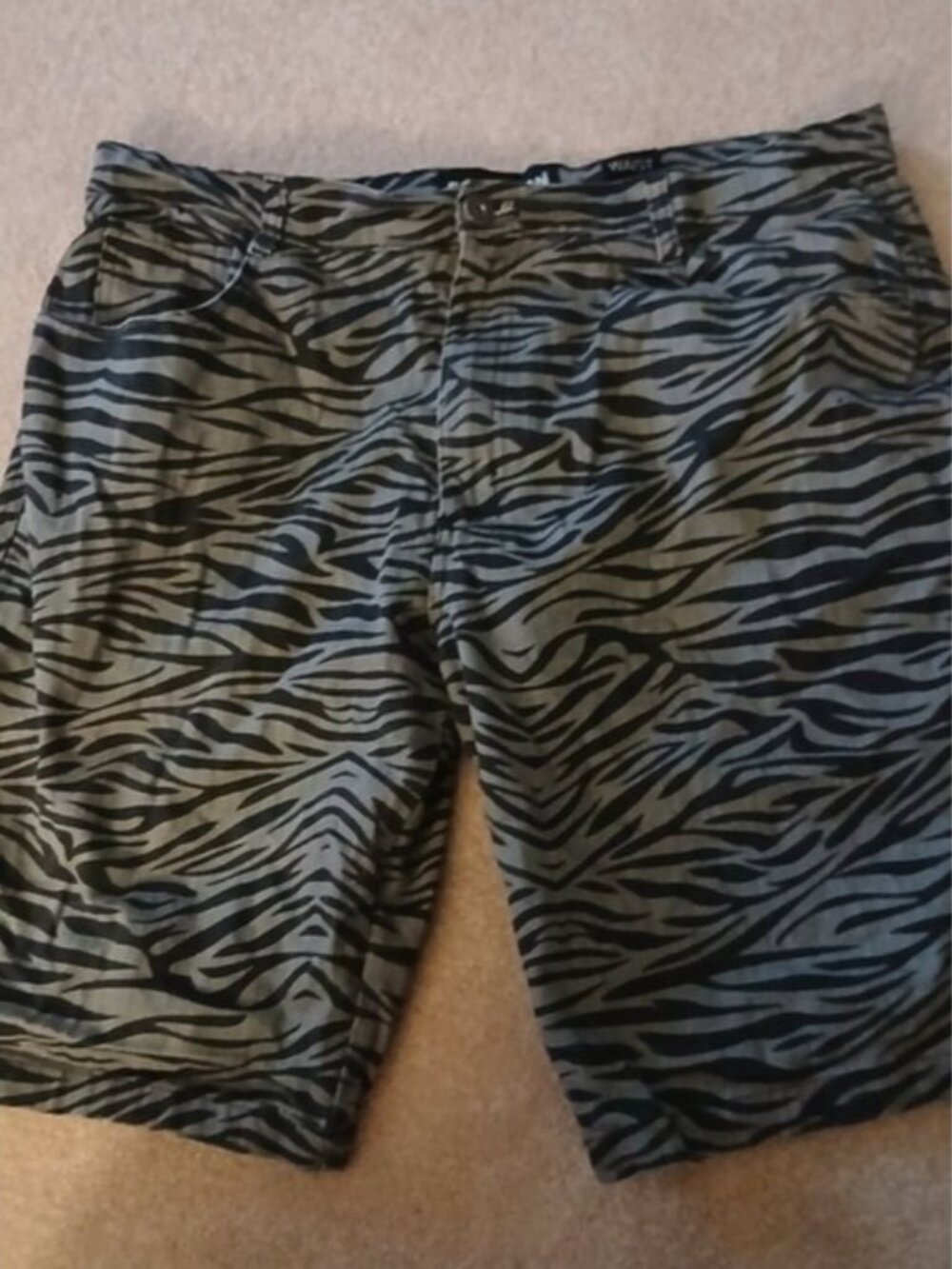 Evolution Denim Artisan Zebra  Shorts Men's 40 Skater Hip Hop Y2K. FL